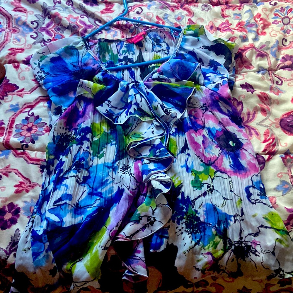 Sunny Leigh florist top